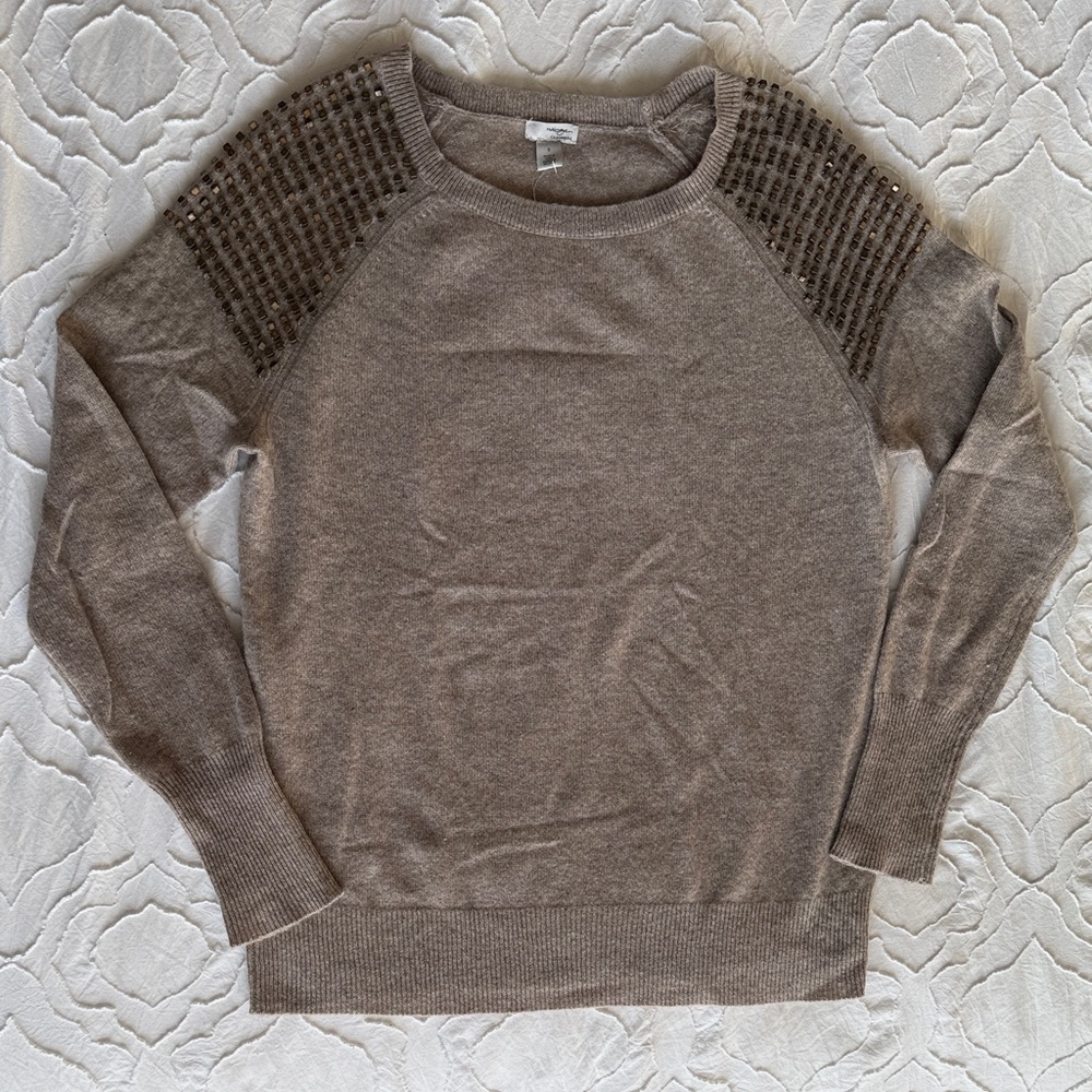 Halogen Taupe Cashmere Sweater with Textured Shoulders